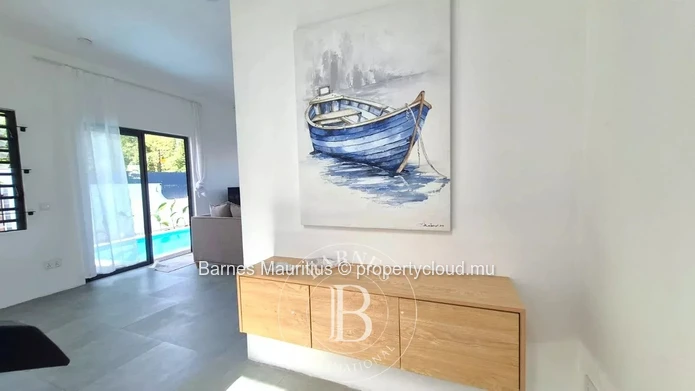 TROU AUX BICHES – Villa contemporaine à étage avec piscine – 3 chambres