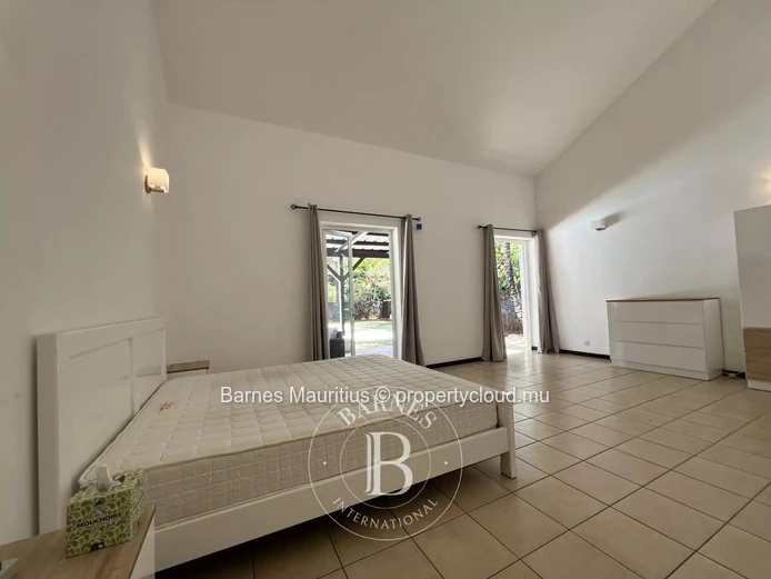 ROCHES NOIRES – Bright Villa in a Secure Estate, Close to Azuri