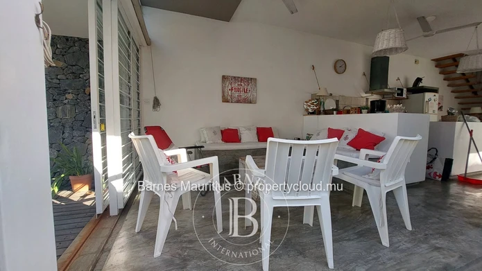 POINTE D'ESNY - Comfortable Duplex Close to Beach Access - 3 Bedrooms.