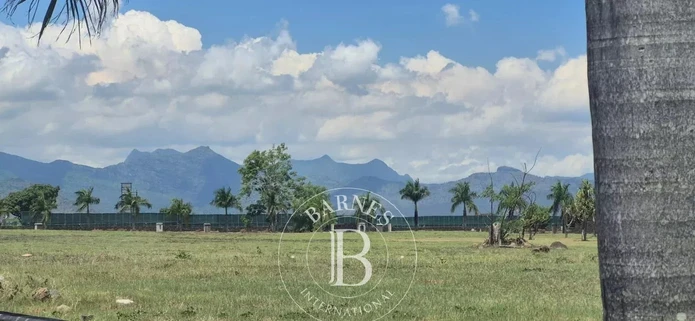 ROYAL PARK ESTATE – Prime Residential Plot for Sale – 1,733 m²