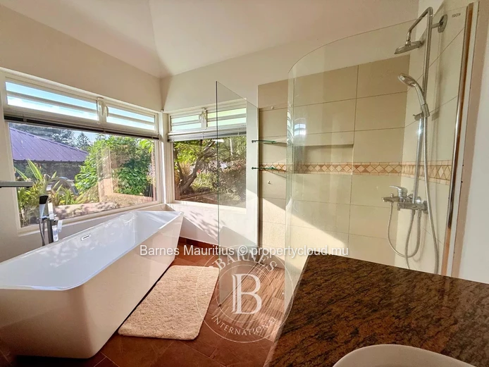 RIVIÈRE NOIRE - Exceptional Villa - 4 Bedrooms