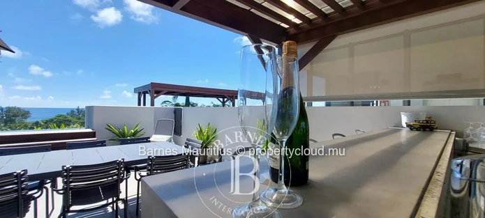 POINTE AUX CANONNIERS - High-end Apartment with Deck & Pool- 3 bedrooms