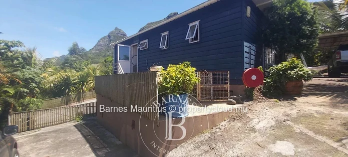 MOKA – Agricultural land with container home – 3,160 m²