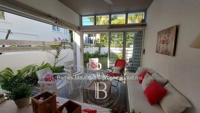 POINTE D'ESNY - Comfortable Duplex Close to Beach Access - 3 Bedrooms.