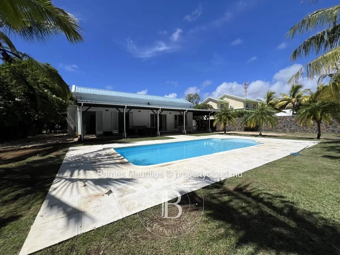 ROCHES NOIRES – Bright Villa in a Secure Estate, Close to Azuri