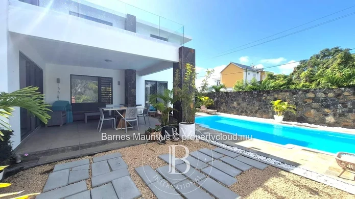 PEREYBERE - Luxury 4-Bedroom Villa with Pool