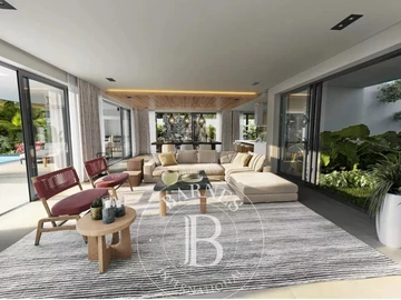 6 Bedroom Villa