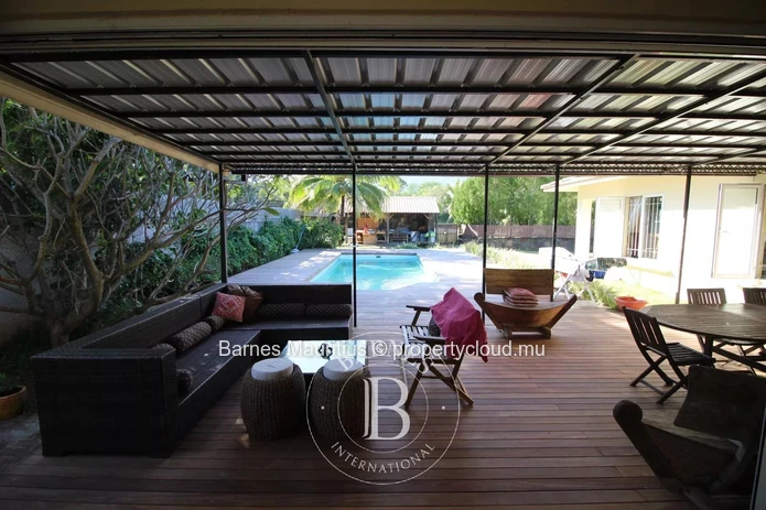 RIVIÈRE NOIRE - House with a tennis court - 4 bedrooms