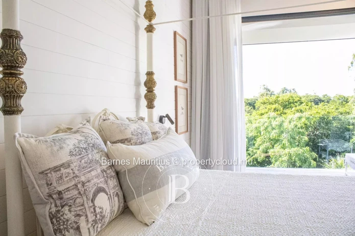AZURI RESORT– Riverside Villa with Private Pontoon – 5 Bedrooms