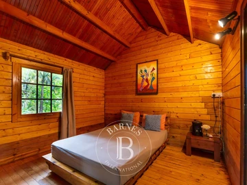 9 Bedroom House