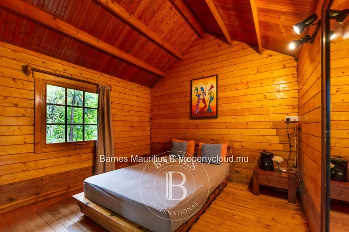 MARE LONGUE - Charming wooden chalets nestled in nature - 4220m²