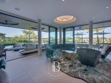 5 Bedroom Villa