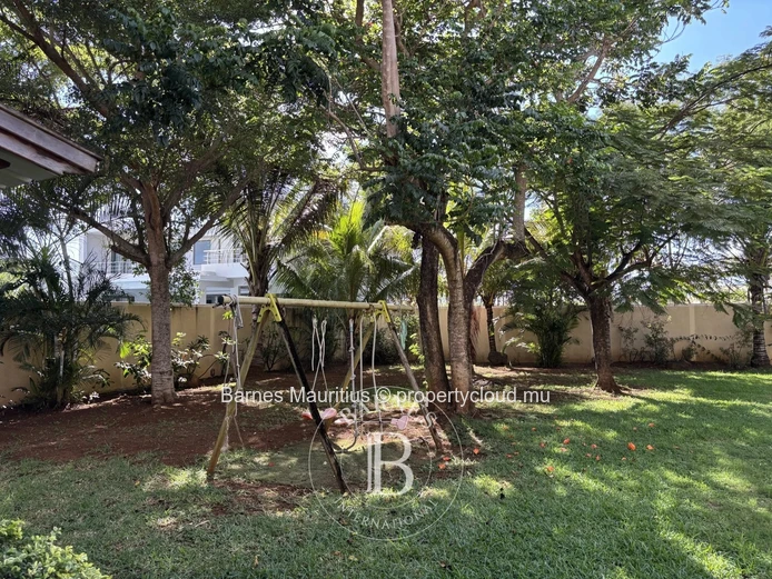Beau Vallon - Residential complex - 1 house and 4 flats