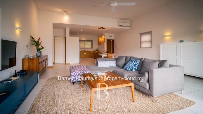 RIVIÈRE NOIRE - Beachfront penthouse with pool - 2 bedrooms