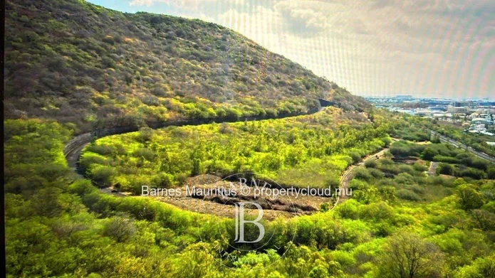 PAILLES - Terrains Résidentiels - 3 762 m²
