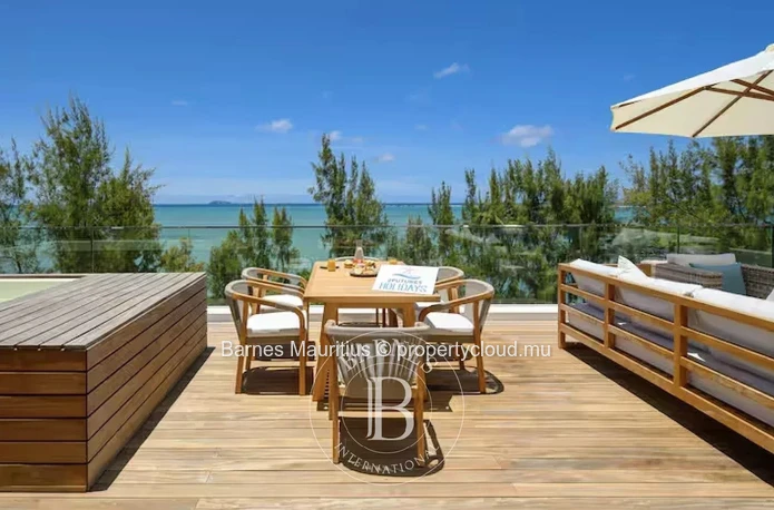 GRAND GAUBE – Waterfront Penthouse – 3 Bedrooms with Exceptional Views