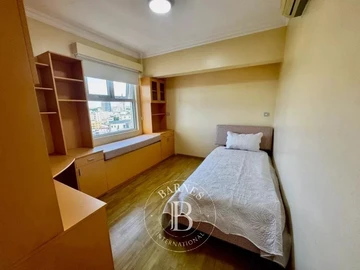4 Bedroom Apartment