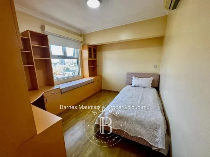 QUATRE BORNES - Duplex - 4 Bedrooms - 330 m²