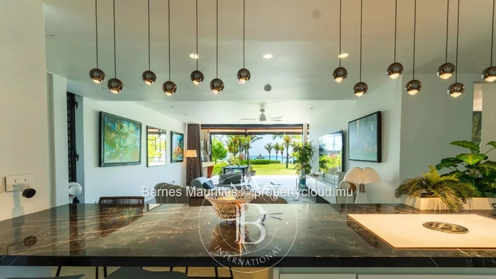 GRAND BAIE - Beachfront Apartment - 3 Bedrooms