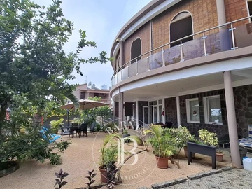 7 Bedroom Villa