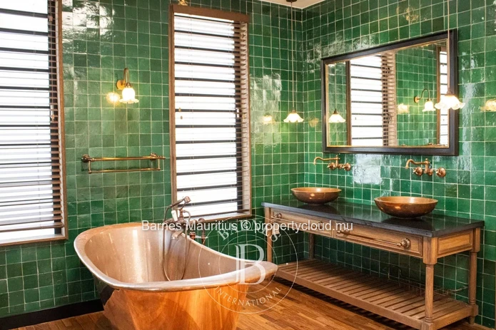 AZURI RESORT– Riverside Villa with Private Pontoon – 5 Bedrooms