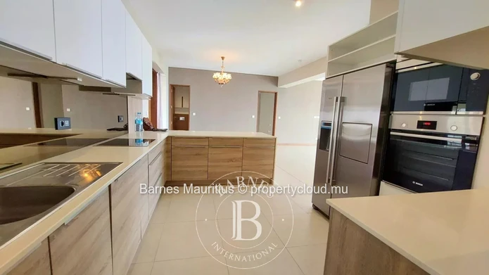 POINTE AUX CANONNIERS - Stunning penthouse with views -3 bedrooms