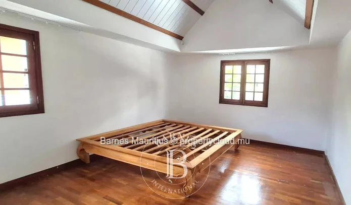 POINTE AUX CANONNIERS – Elegant Coastal Villa with Pool and Garden – 4 Bedrooms