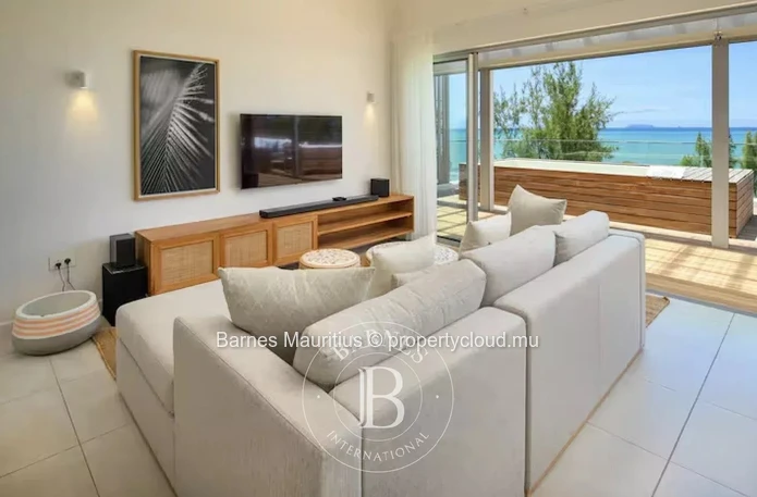 GRAND GAUBE – Waterfront Penthouse – 3 Bedrooms with Exceptional Views