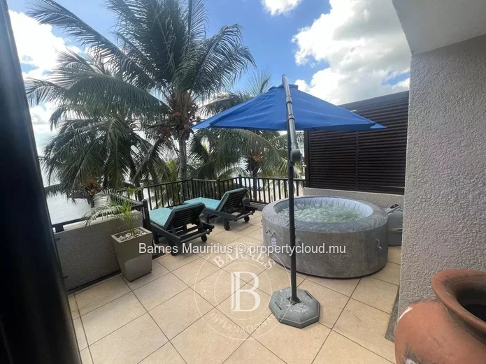 Trou Aux Biches - Beachfront Apartment With 3 Bedrooms.