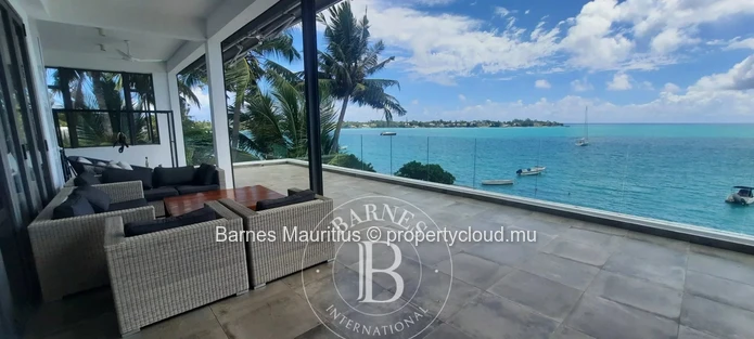 Grand Baie - Seafront Penthouse With 4 Bedrooms
