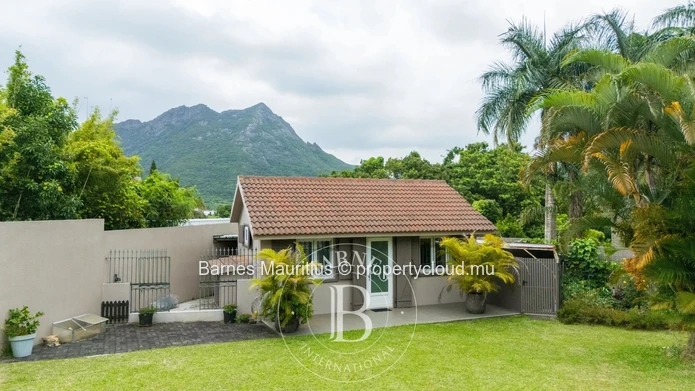 MOKA - Large Family House with Pool for Sale - 6 Bedrooms