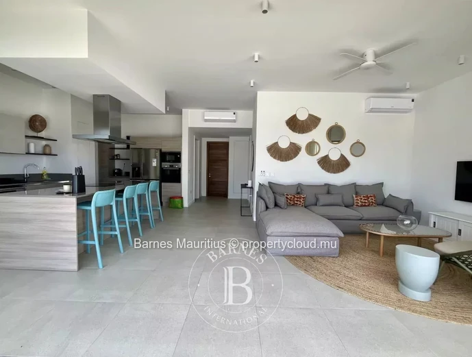 PEREYBÈRE - Brand New 3-Bedroom Beachfront Apartment