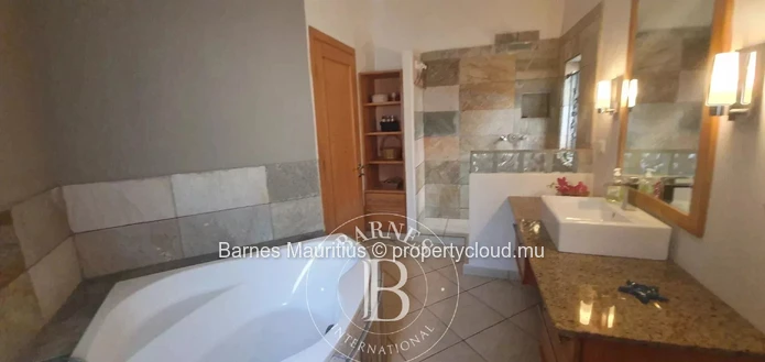 TAMARIN – Family Villa – 4 Bedrooms