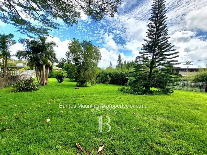 FLOREAL - Ideal property for a real estate project - 10 rooms