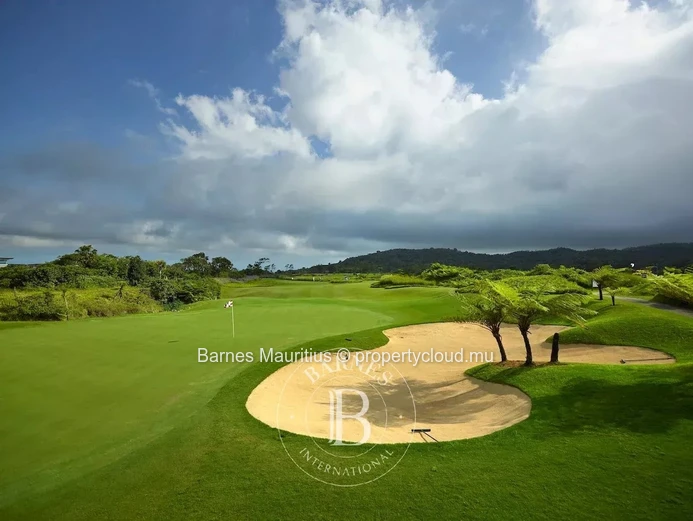 GOLF AVALON - Terrain Résidentiel - 4121 m2