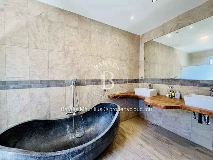 GRAND BAIE - Magnificent luxury villa - 6 bedrooms