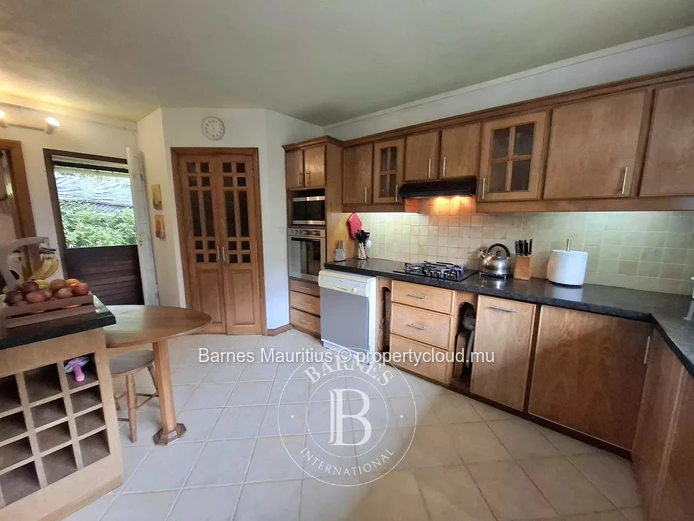 FLOREAL – Charming and Spacious Family Home - 3 Bedrooms