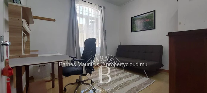 MAHEBOURG - First-Floor Apartment - 2 Bedrooms