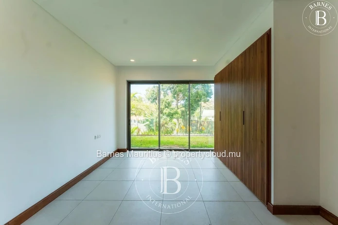 POINTE AUX CANONNIERS - Ground Floor Apartment - 3 Bedrooms