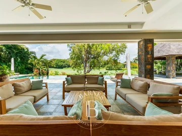 5 Bedroom Villa