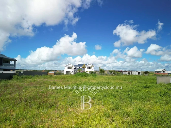 MOKA - Residential Plot of Land - 811m²