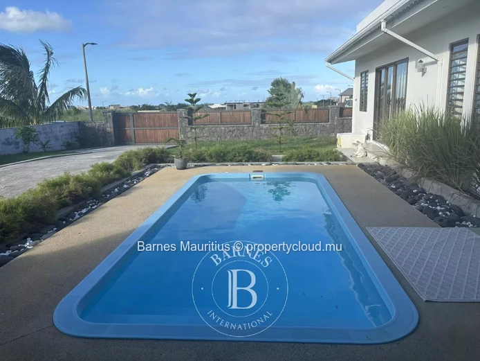 BEAU VALLON – Contemporary family home with pool - 4 bedrooms