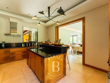 5 Bedroom Villa