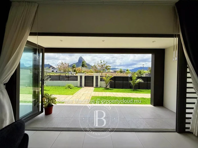 TAMARIN - Brand New Modern Villa - 3 Bedrooms