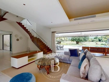 5 Bedroom Villa