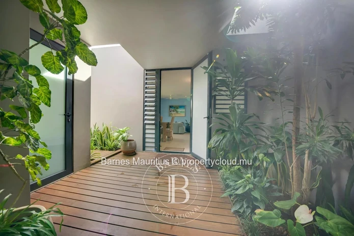 ROYAL PARK – Modern Villa with pool –  4 bedrooms