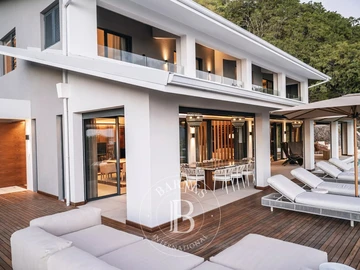 4 Bedroom Villa