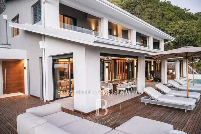 TAMARIN - Villa with Sea and Le Morne Views - 5 Bedrooms