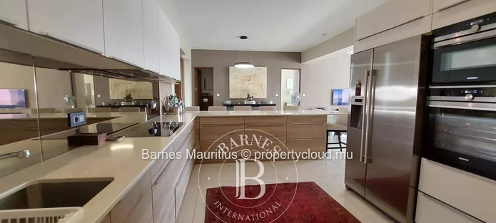 POINTE AUX CANONNIERS - High-end Apartment with Deck & Pool- 3 bedrooms