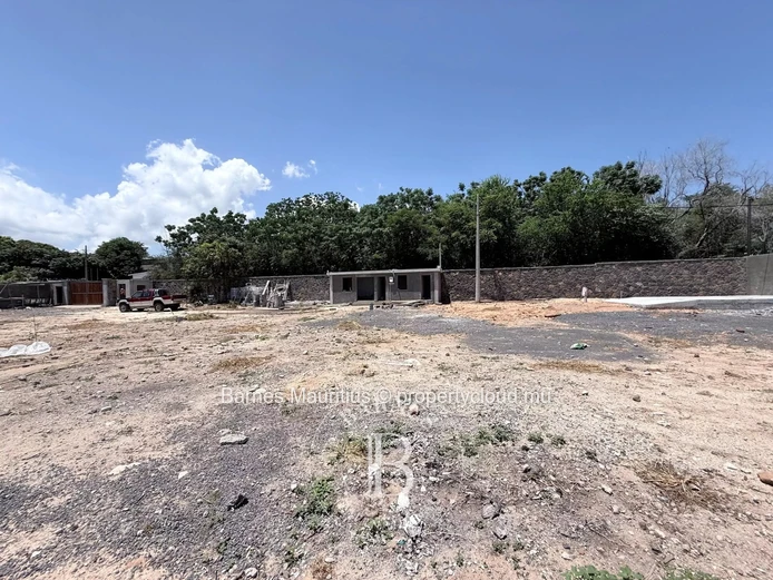 POINTE AUX SABLES - Beachfront Land - 80 Perches